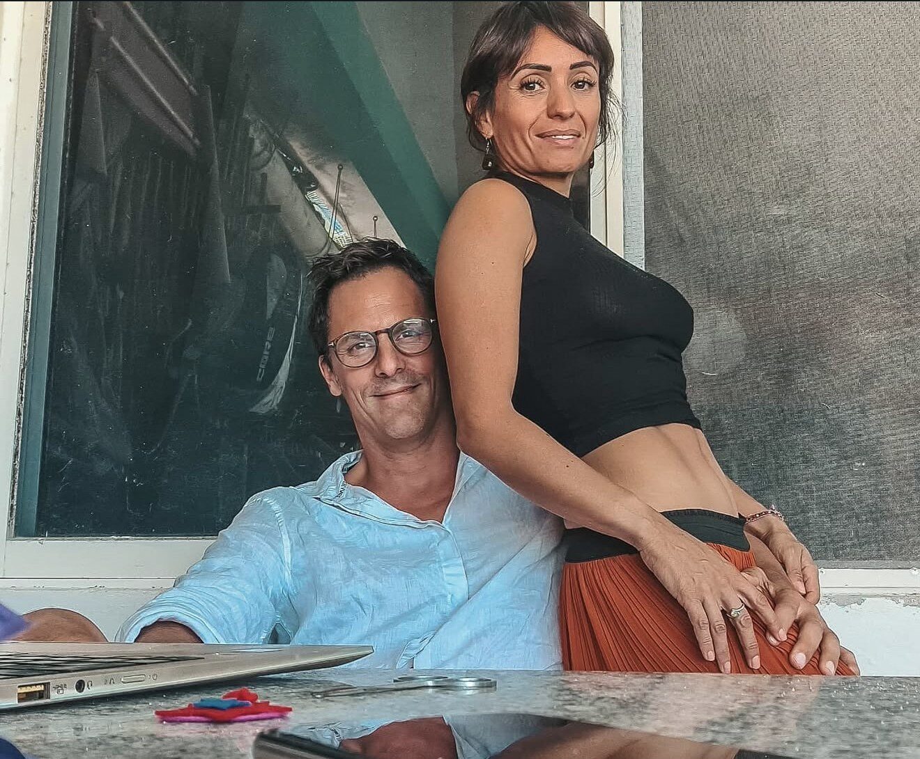Martin Löffler und Adriana Chardi — deutsch-mexikanisches Gründerpaar hinter Awakening Mexico, Gastgeber des TRIBE Boxcamps in Yucatán.